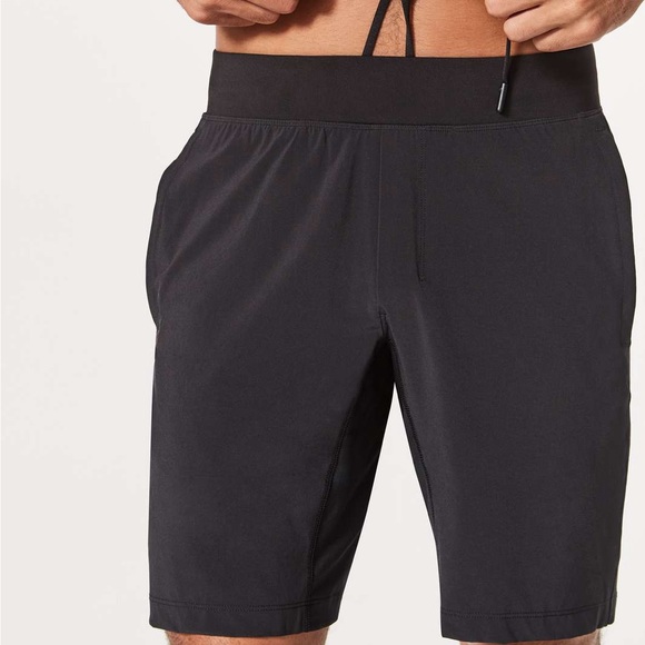 NWOT / Lululemon T.H.E. Short Linerless 9" - Picture 2 of 6